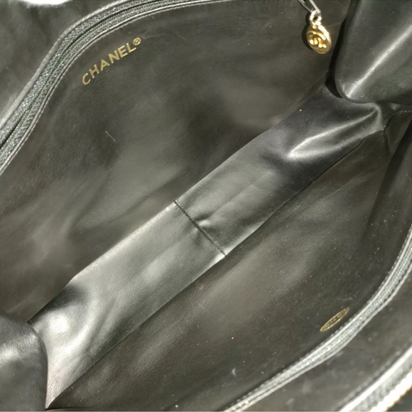 CHANEL CC CHARM Lambskin Tote - Picture 10 of 12